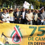 Caminata en defensa del petróleo.